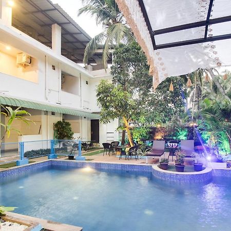 Candolim Sands Hotel Екстериор снимка