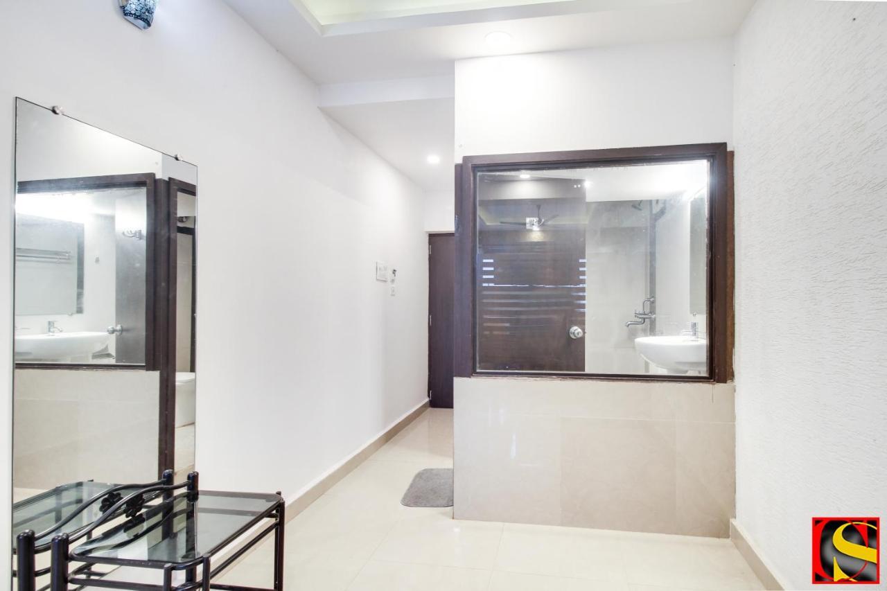 Candolim Sands Hotel Екстериор снимка