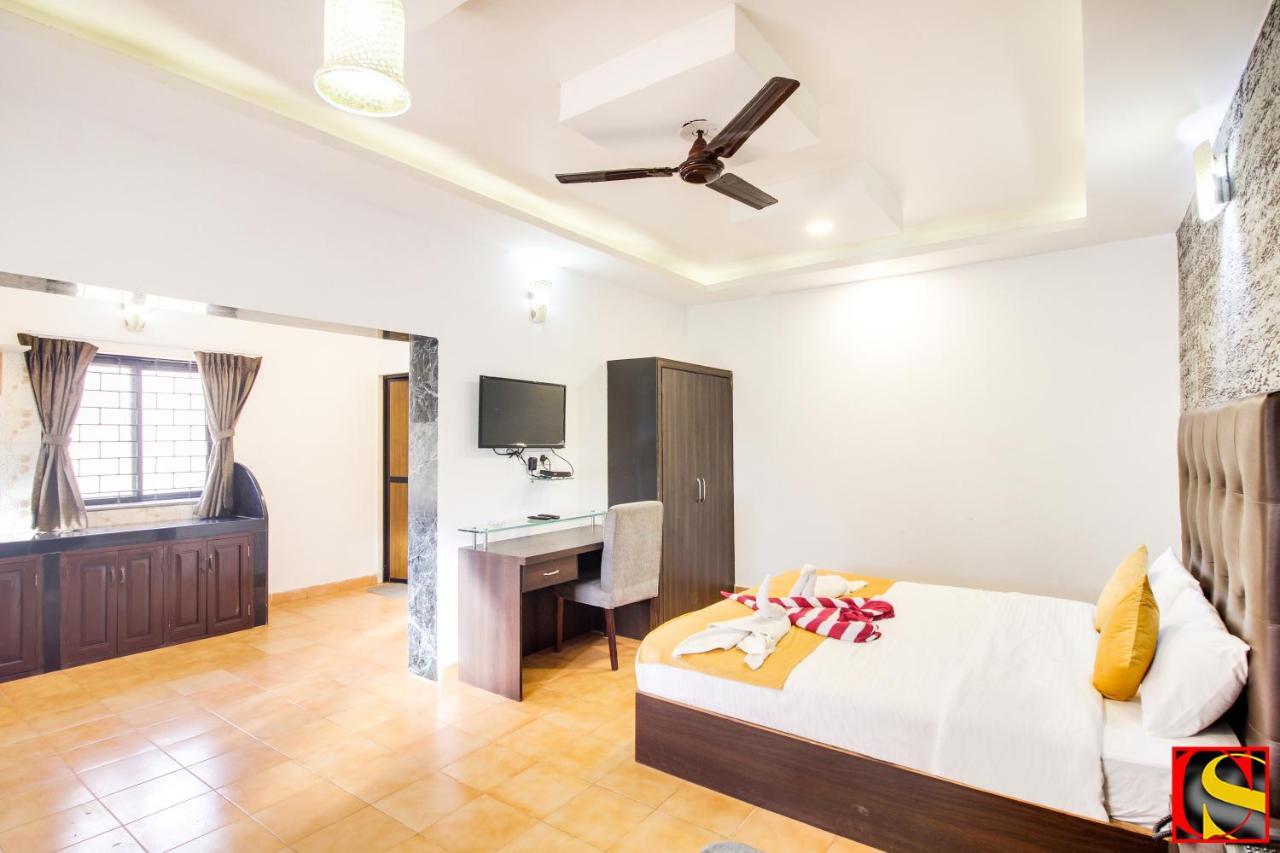 Candolim Sands Hotel Екстериор снимка
