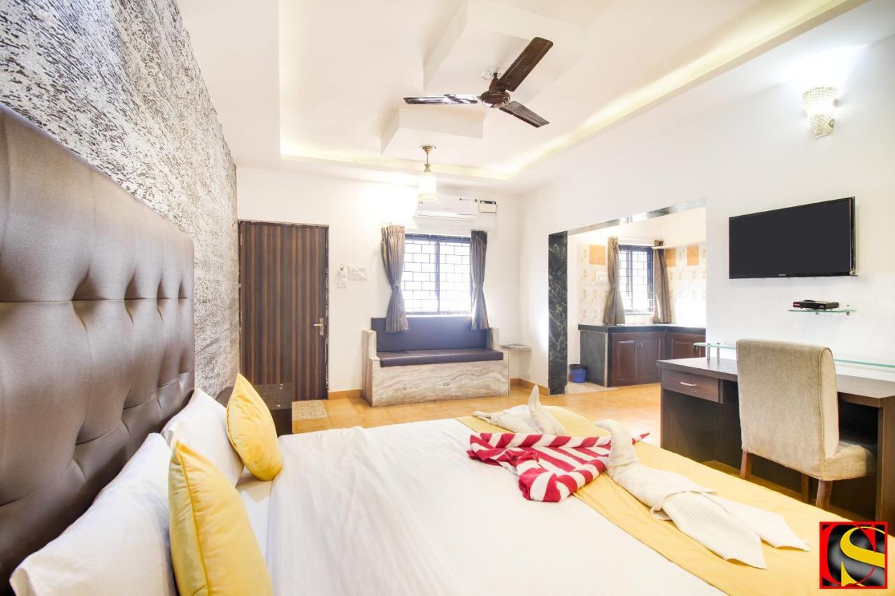 Candolim Sands Hotel Екстериор снимка