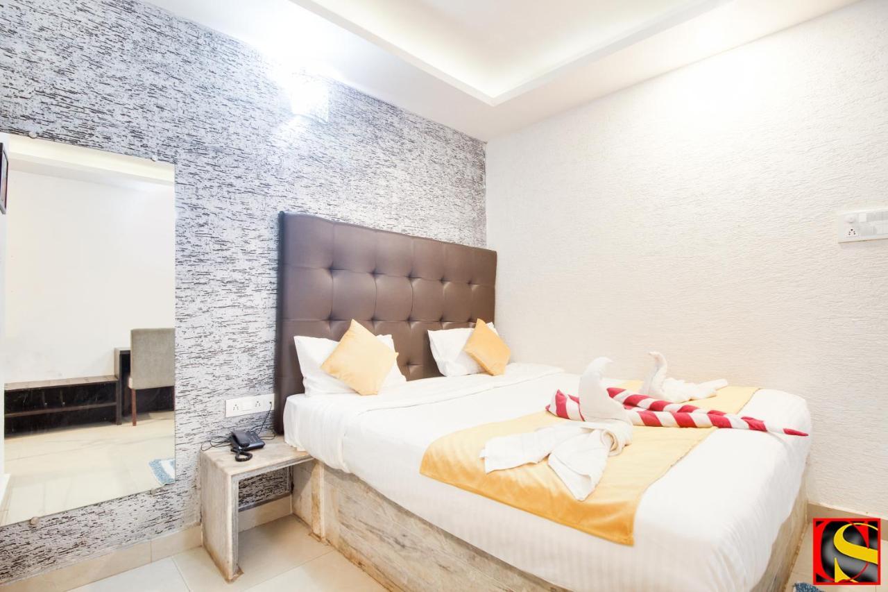 Candolim Sands Hotel Екстериор снимка