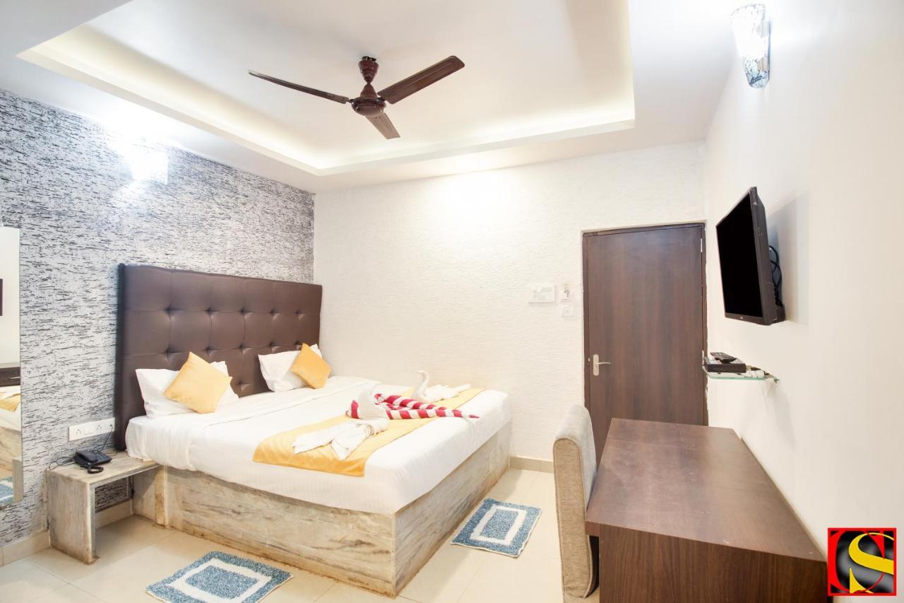 Candolim Sands Hotel Екстериор снимка