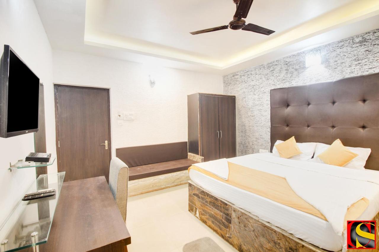 Candolim Sands Hotel Екстериор снимка