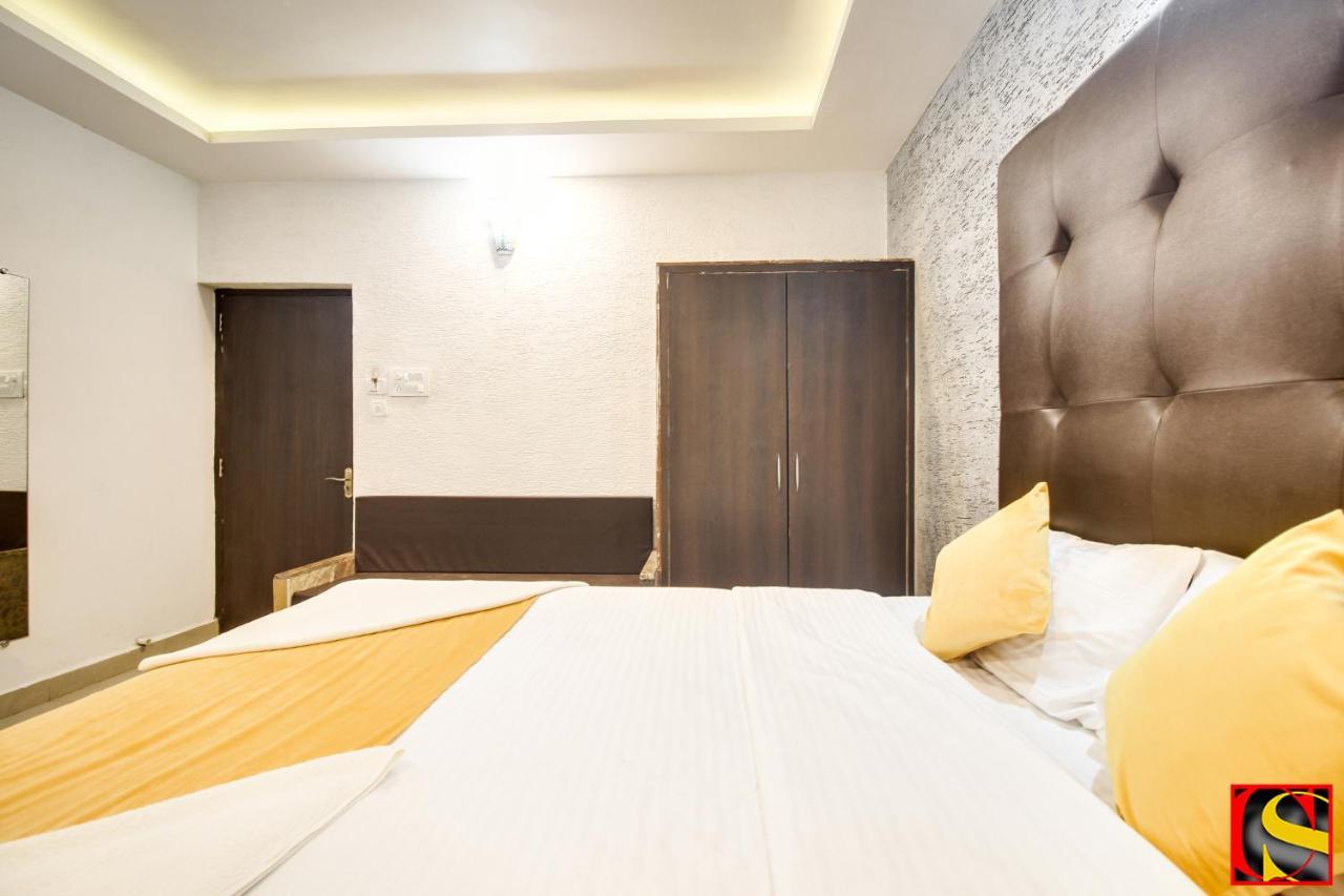 Candolim Sands Hotel Екстериор снимка