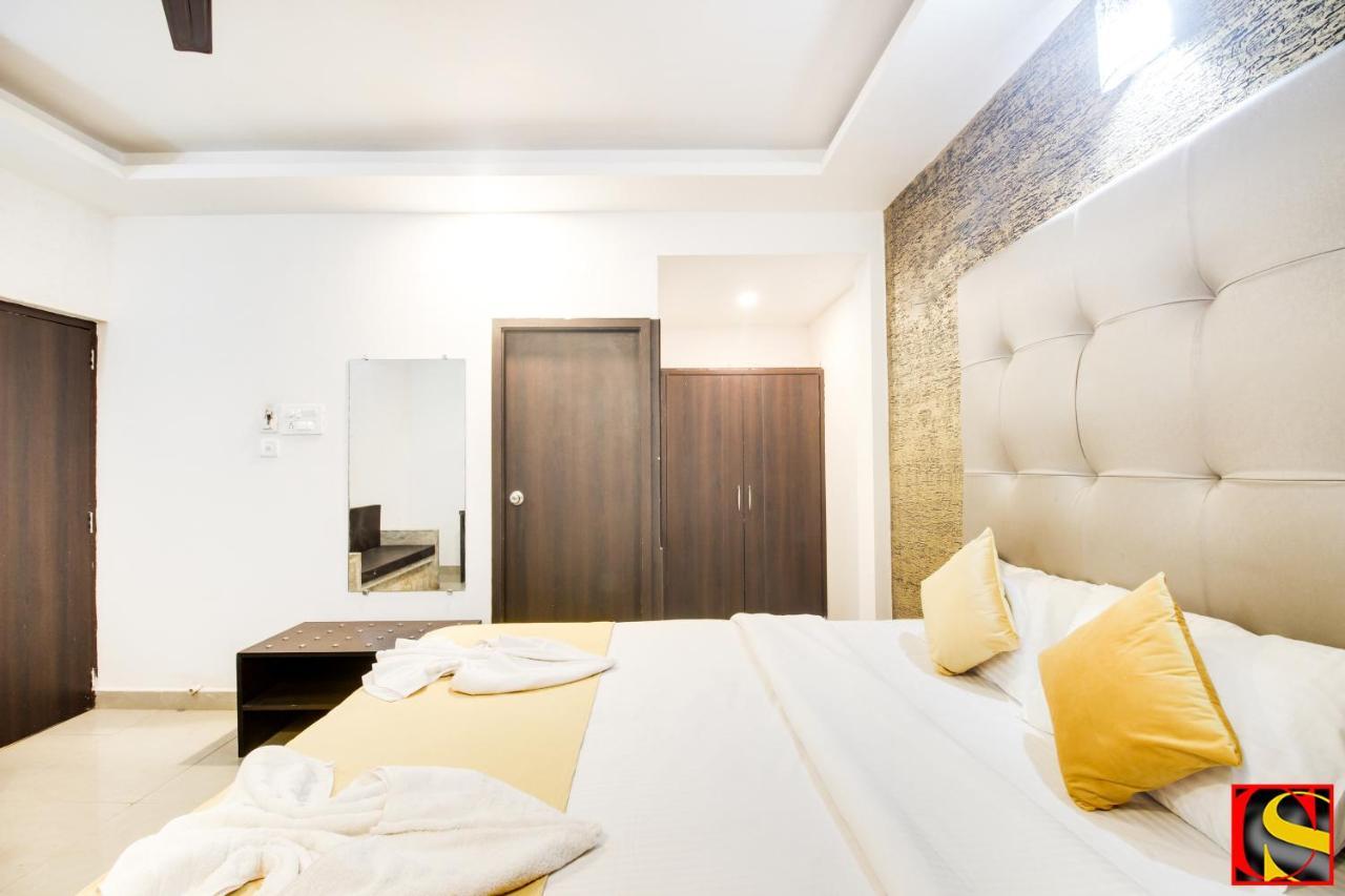 Candolim Sands Hotel Екстериор снимка